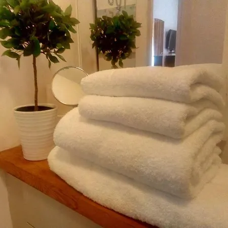 City Center Studio Next To Cabot Circus - Flat 5 شقة *